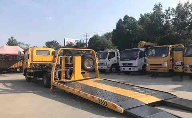 铜梁区汽车中途维修案例